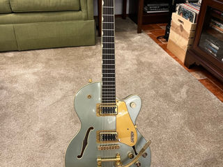 Gretsch guitar, microphone stands, keyboard stand foto 1
