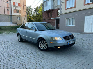 Volkswagen Passat foto 1