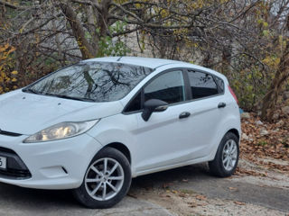 Ford Fiesta foto 4