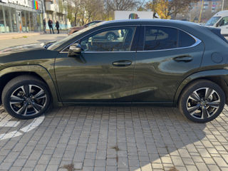 Lexus UX foto 4