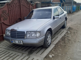 Mercedes Series (W124)