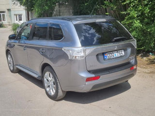 Mitsubishi Outlander foto 4