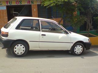 Toyota Starlet foto 1