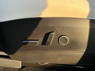 Tesla Model Y foto 7