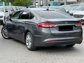 Ford Fusion foto 3