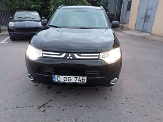 Mitsubishi Outlander foto 2