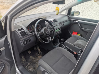 Volkswagen Touran foto 5