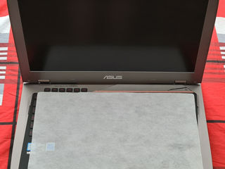 Vând Asus ROG G701VO-CS74K