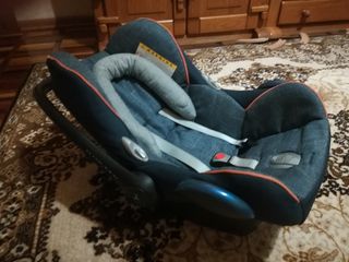 Продам детское автокресло Maxi Cosi х/с 1150л