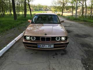 BMW 5 Series foto 1