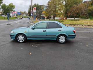 Nissan Almera foto 5