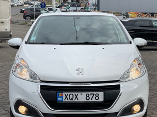 Peugeot 208 foto 3