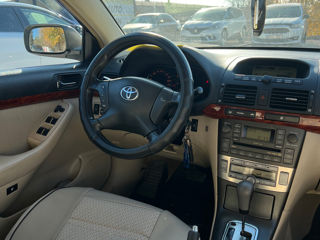 Toyota Avensis foto 11