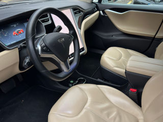 Tesla Model S foto 8