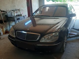 Se dezmembreaza Mercedes w220