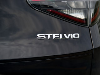 Alfa Romeo Stelvio foto 14