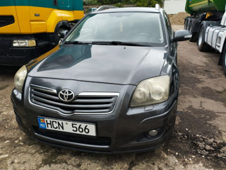 Toyota Avensis foto 2