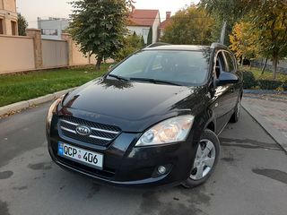 KIA Ceed foto 2