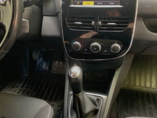 Renault Clio foto 10