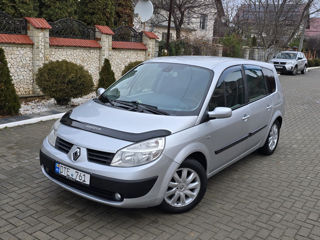 Renault Grand Scenic foto 2