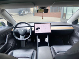 Tesla Model 3 foto 6