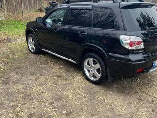 Mitsubishi Outlander foto 4