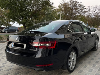 Skoda Superb foto 3