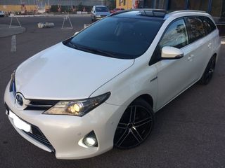 Toyota Auris foto 1