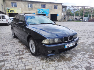 BMW 5 Series foto 3