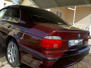 BMW 5 Series foto 7