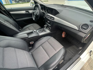 Mercedes C-Class foto 8