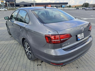 Volkswagen Jetta foto 4