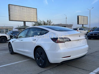 Tesla Model 3 foto 2