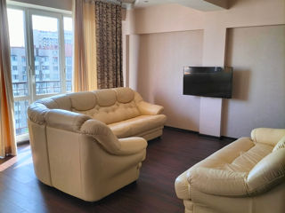 Apartament cu 2 camere, 95 m², Centru, Chișinău foto 3