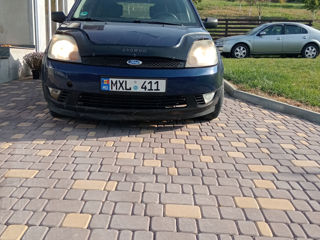 Ford Fiesta foto 3