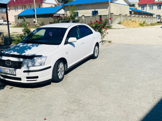 Toyota Avensis foto 1