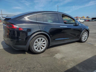 Tesla Model X foto 4