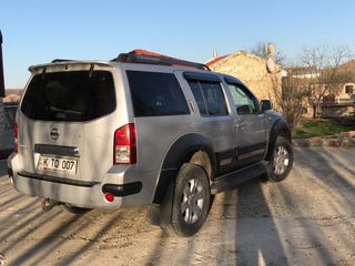 Nissan Pathfinder foto 3