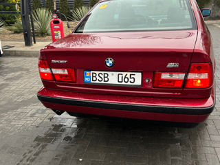 BMW 5 Series foto 3