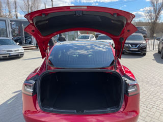 Tesla Model 3 foto 18