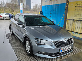 Skoda Superb foto 3