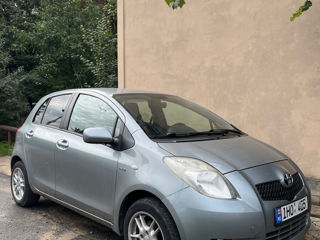 Toyota Yaris foto 2