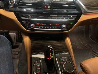 BMW 5 Series foto 8