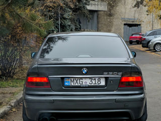 BMW 5 Series foto 2