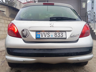 Peugeot 207 foto 3