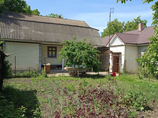 Se vinde 2 case amplasate pe un teren în Bălți, str. Belousov 4/2 foto 1