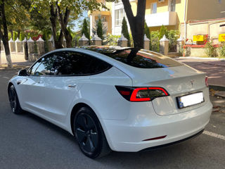 Tesla Model 3 foto 4