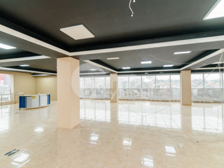 Spațiu comercial, Centru, 600 mp, 7200 € ! foto 2