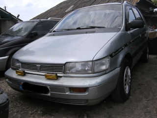 Mitsubishi Spais wagon foto 7
