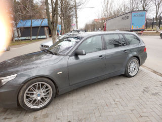 BMW 5 Series foto 4